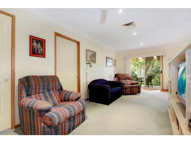 24 Highview Dr, Farmborough Heights NSW 2526
