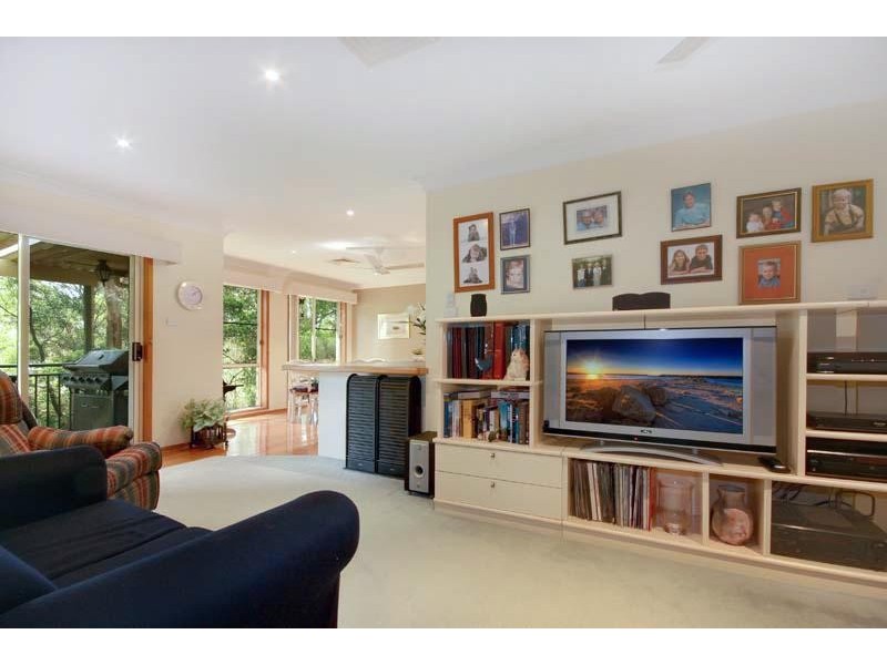 24 Highview Dr, Farmborough Heights NSW 2526