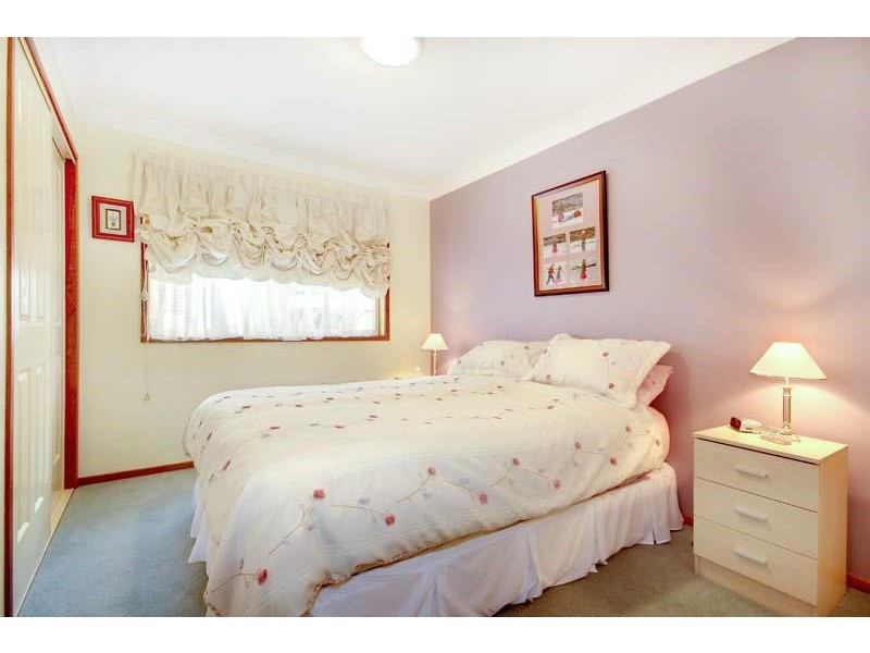 24 Highview Dr, Farmborough Heights NSW 2526