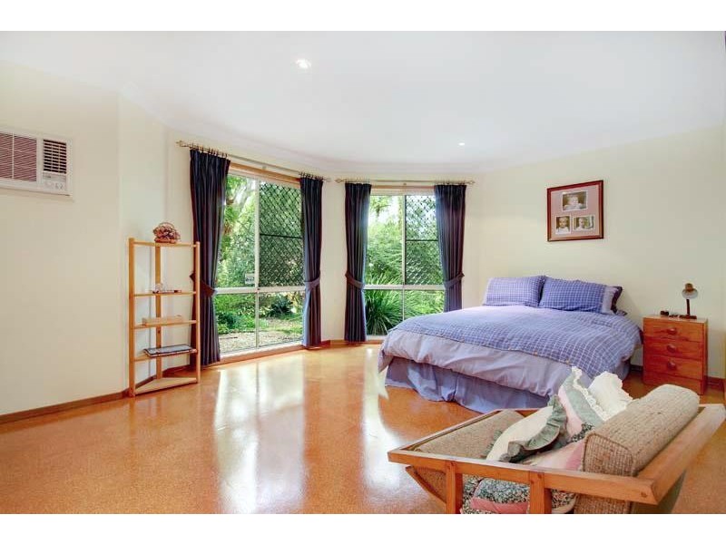 24 Highview Dr, Farmborough Heights NSW 2526