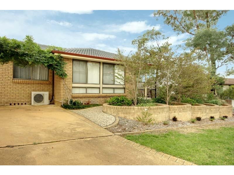 2 Huxley Dr, Horsley NSW 2530