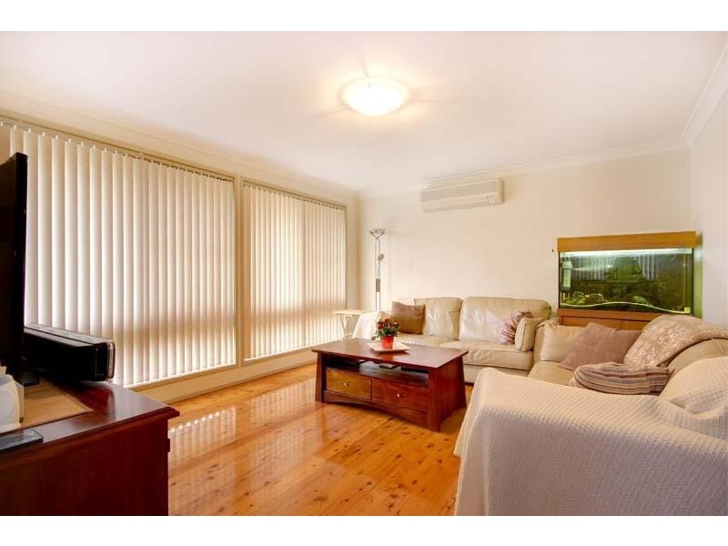 2 Huxley Dr, Horsley NSW 2530