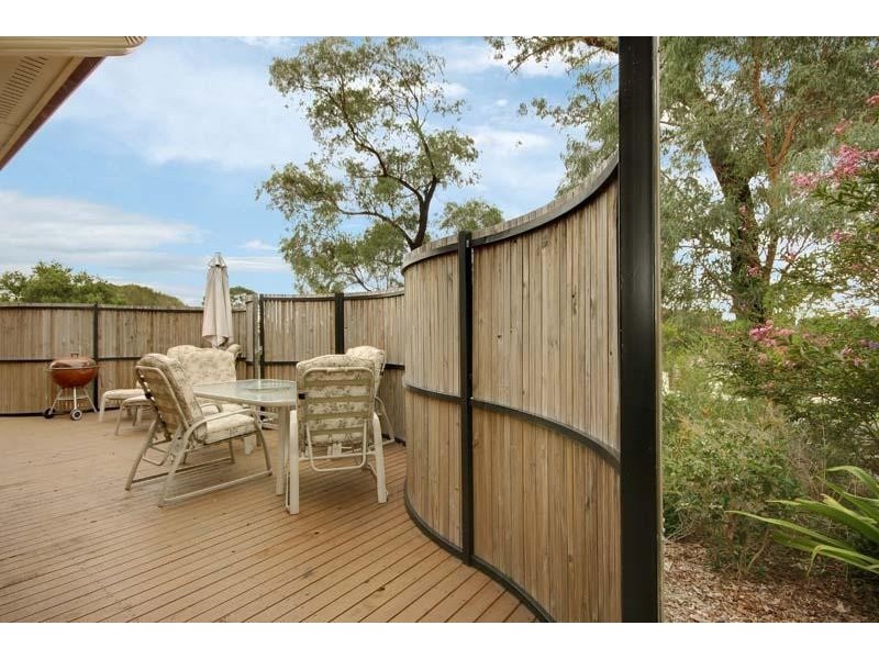 2 Huxley Dr, Horsley NSW 2530