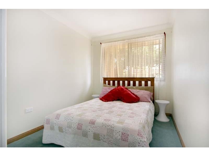 2 Huxley Dr, Horsley NSW 2530