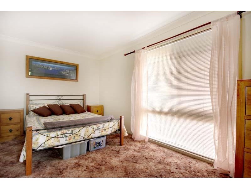 2 Huxley Dr, Horsley NSW 2530