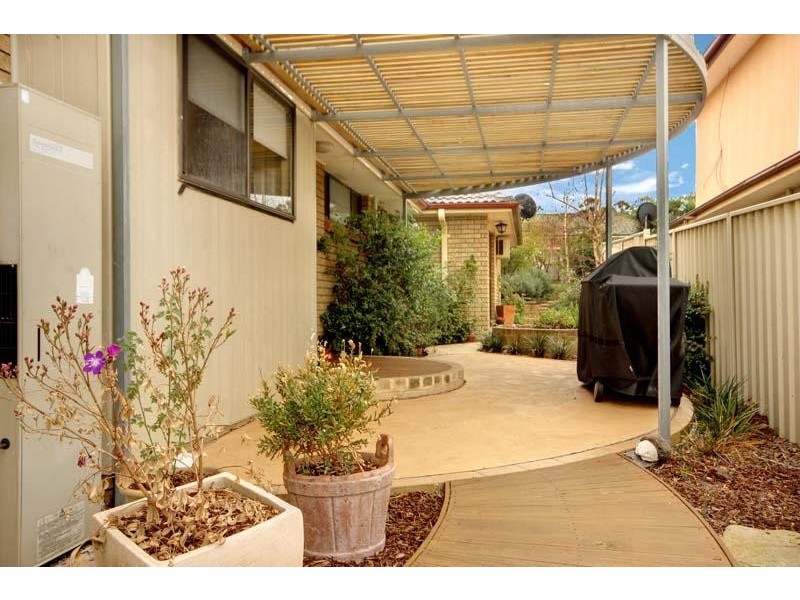 2 Huxley Dr, Horsley NSW 2530