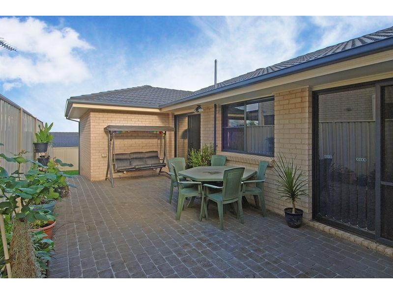 18 Kirriemuir  Glen, Horsley NSW 2530