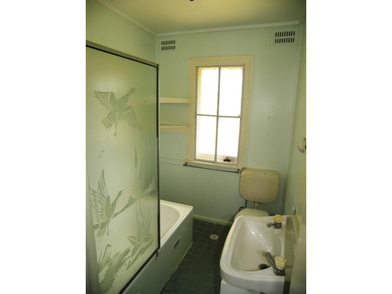 28 Galong Cres, Koonawarra NSW 2530