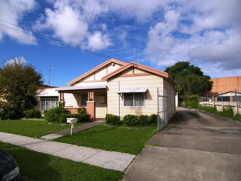 10 Osborne St, Dapto NSW 2530