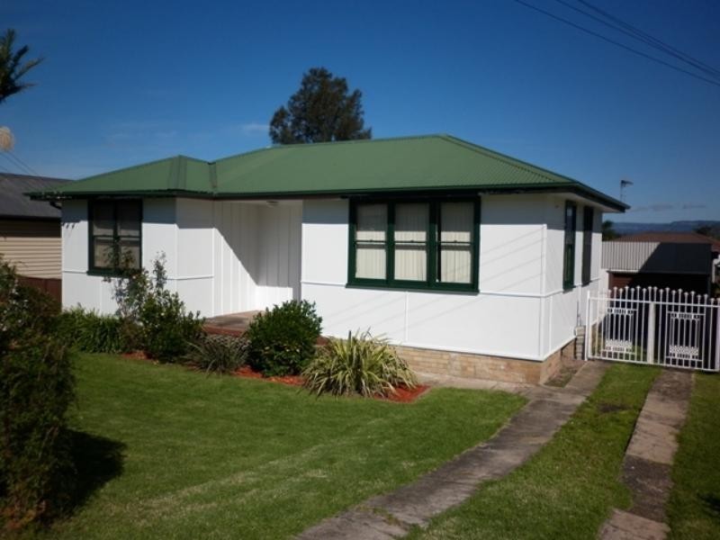 28  Kent  St, Berkeley NSW 2506