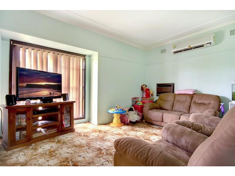 53 Kelly  St, Berkeley NSW 2506