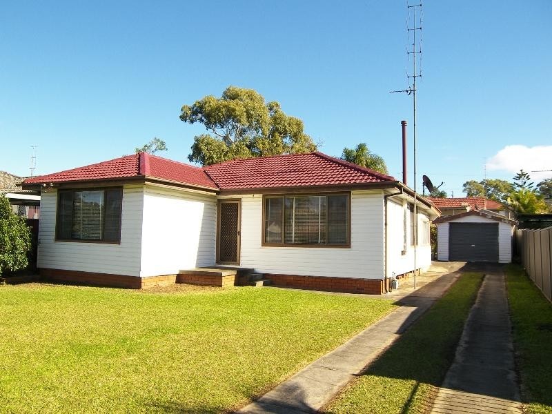 8 Kundle St, Dapto NSW 2530
