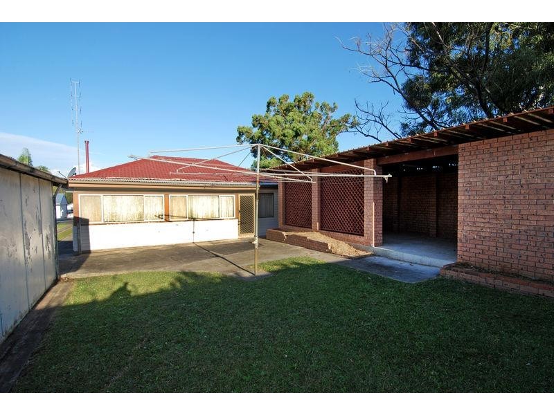 8 Kundle St, Dapto NSW 2530