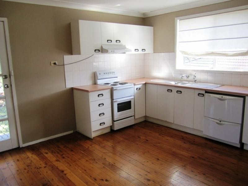 11 Cleary  Ave, Kanahooka NSW 2530