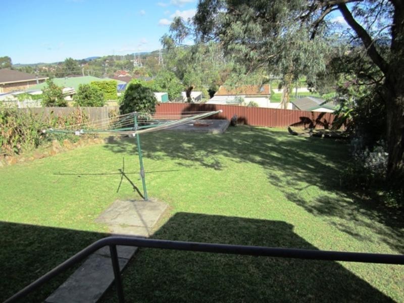 11 Cleary  Ave, Kanahooka NSW 2530