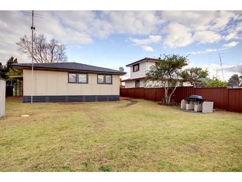 16 Bangaroo Ave, Dapto NSW 2530