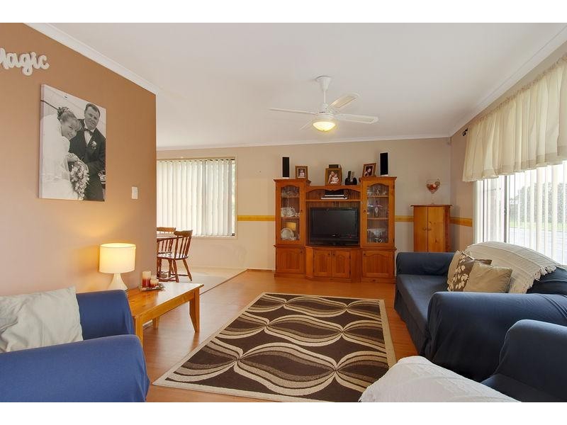 1 Parkdale Ave, Horsley NSW 2530