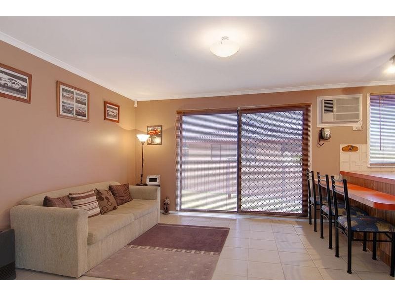 1 Parkdale Ave, Horsley NSW 2530
