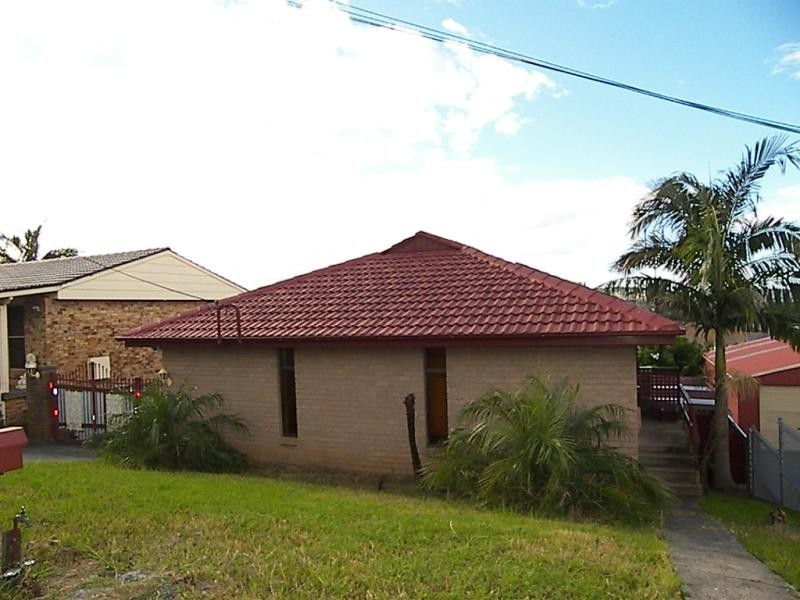 46 Edgeworth Ave, Kanahooka NSW 2530
