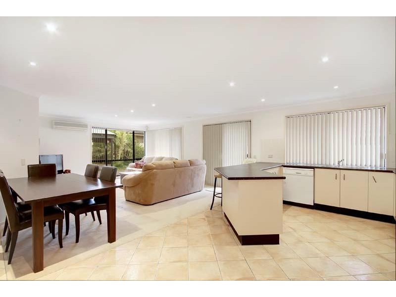 32  Selwyn Gr, Horsley NSW 2530