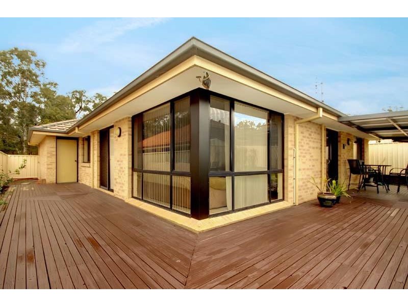32  Selwyn Gr, Horsley NSW 2530
