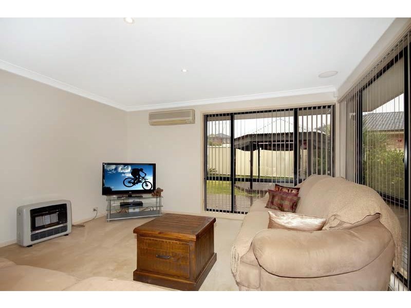 32  Selwyn Gr, Horsley NSW 2530