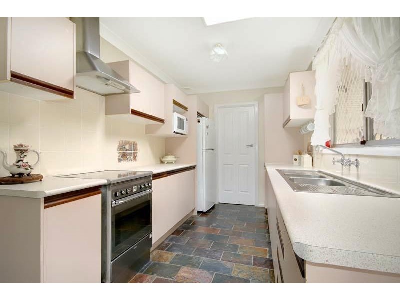 31 William Beach Rd, Kanahooka NSW 2530