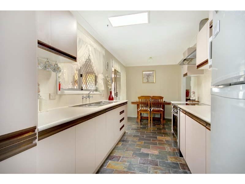 31 William Beach Rd, Kanahooka NSW 2530