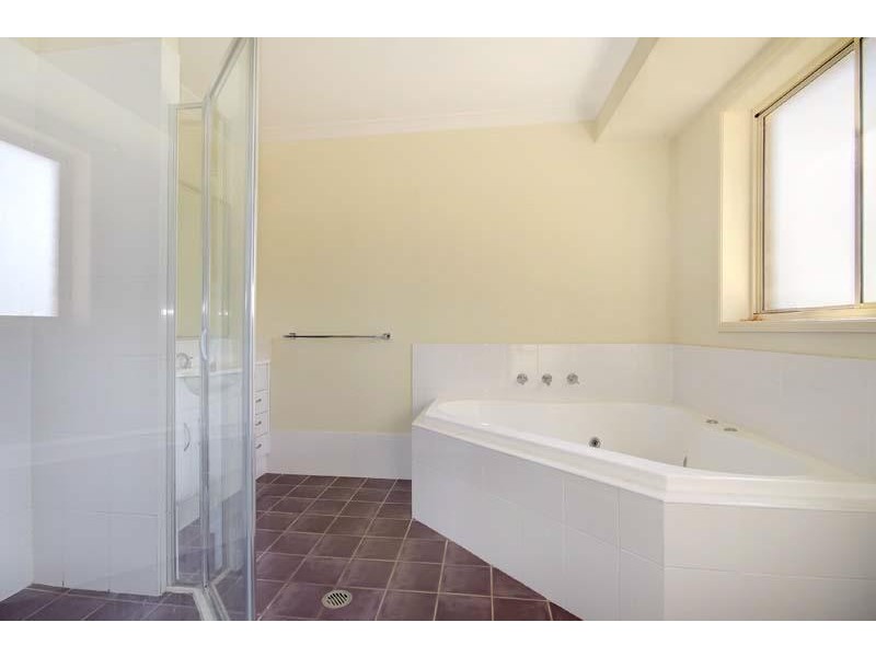5 Trackside Dr, Kanahooka NSW 2530