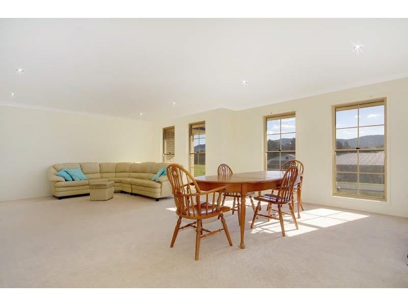 5 Trackside Dr, Kanahooka NSW 2530
