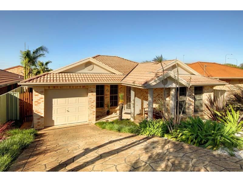 6  Jurunga  Ct, Horsley NSW 2530