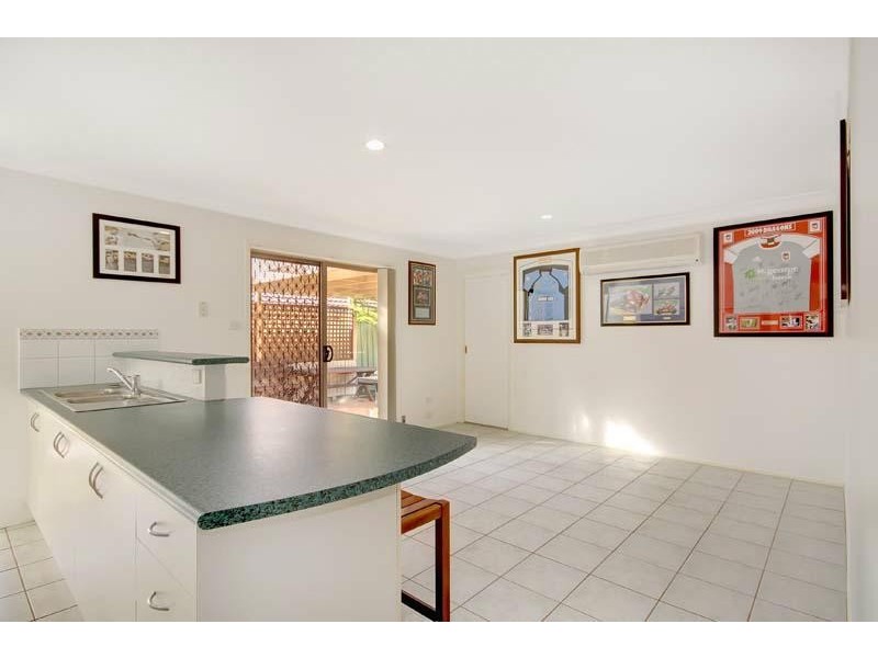 6  Jurunga  Ct, Horsley NSW 2530
