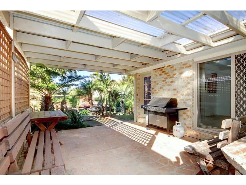 6  Jurunga  Ct, Horsley NSW 2530