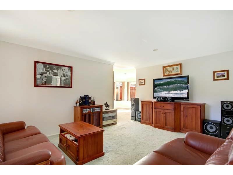 6  Jurunga  Ct, Horsley NSW 2530