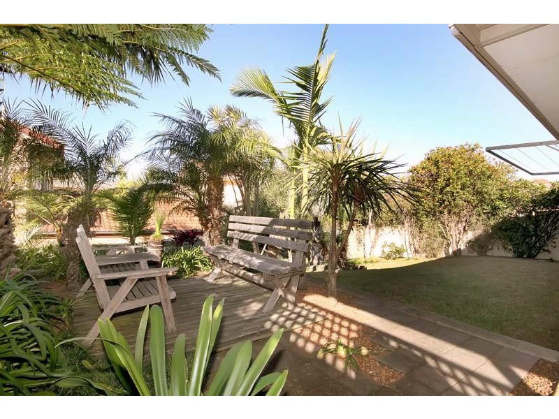 6  Jurunga  Ct, Horsley NSW 2530