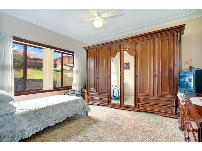 13 Outlook Dr, Figtree NSW 2525