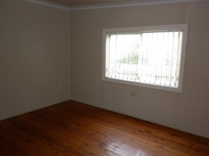 5 The Avenue -, Corrimal NSW 2518