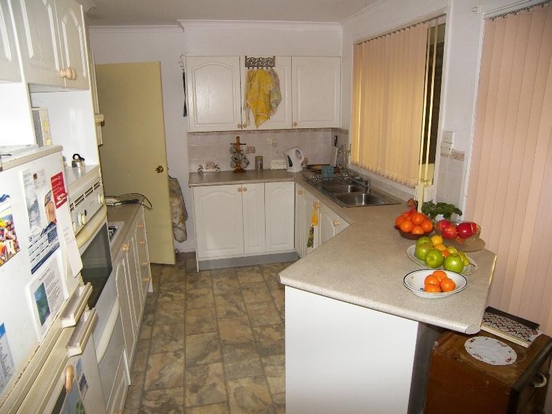 3 Rosewall Pl, Berkeley NSW 2506