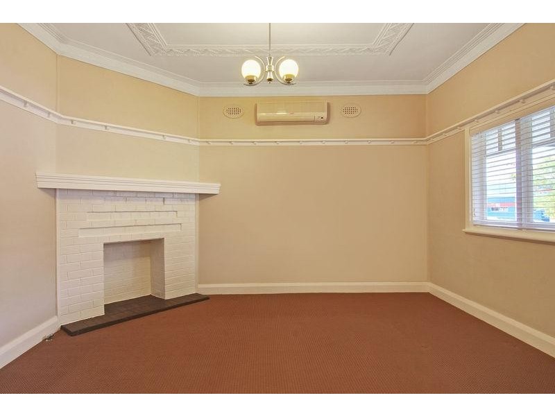 127 Prince Edward Dr, Dapto NSW 2530