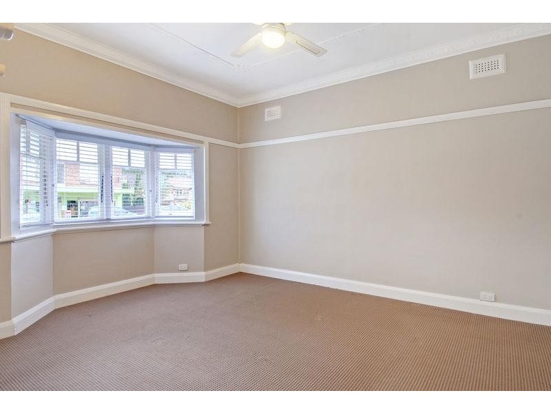 127 Prince Edward Dr, Dapto NSW 2530