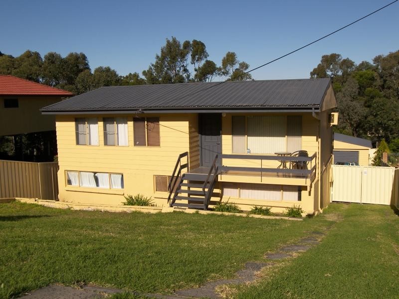 31 Bruce St, Unanderra NSW 2526
