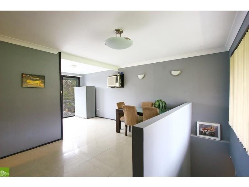 31 Bruce St, Unanderra NSW 2526