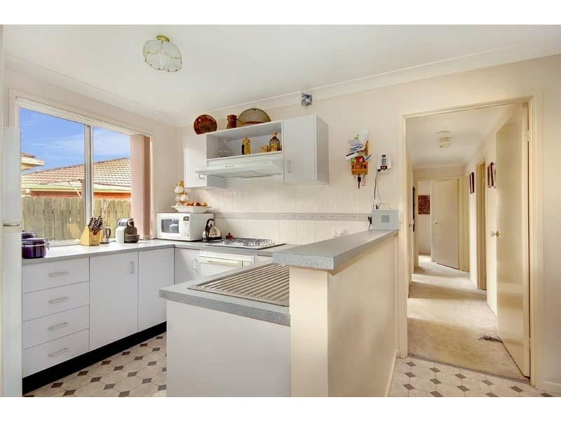 2 Jenail Pl, Horsley NSW 2530