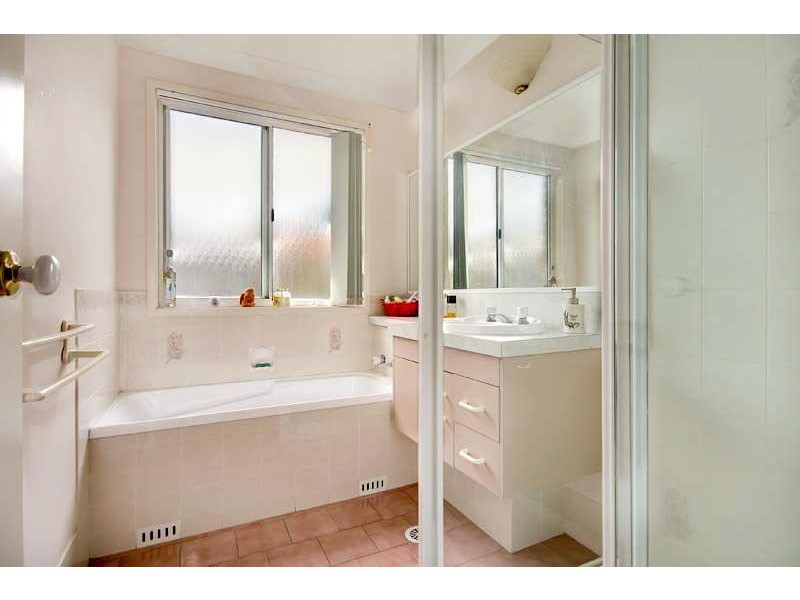 2 Jenail Pl, Horsley NSW 2530