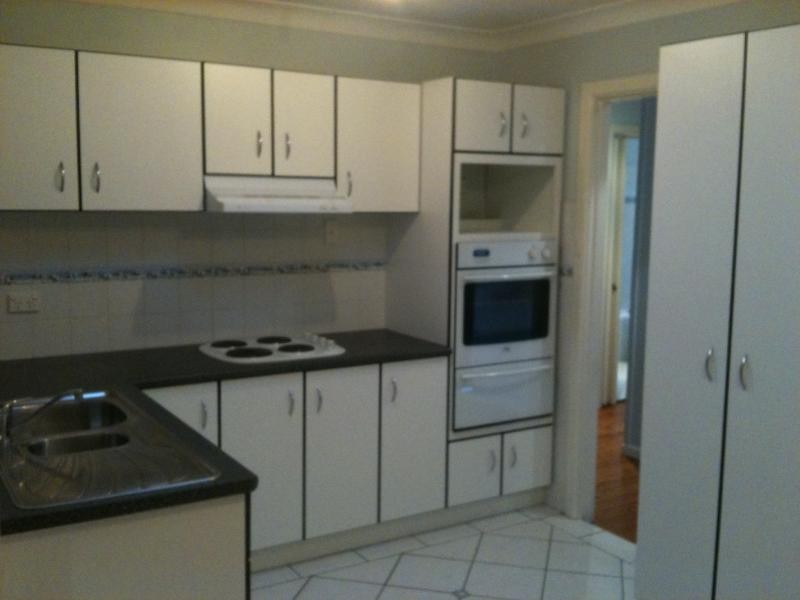 8  Tallawong  Cres, Dapto NSW 2530