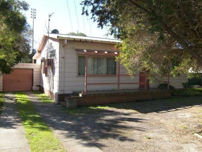 8 Heininger St, Dapto NSW 2530
