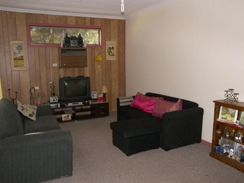8 Heininger St, Dapto NSW 2530