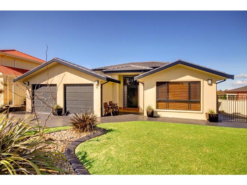 76 Horsley Dr, Horsley NSW 2530