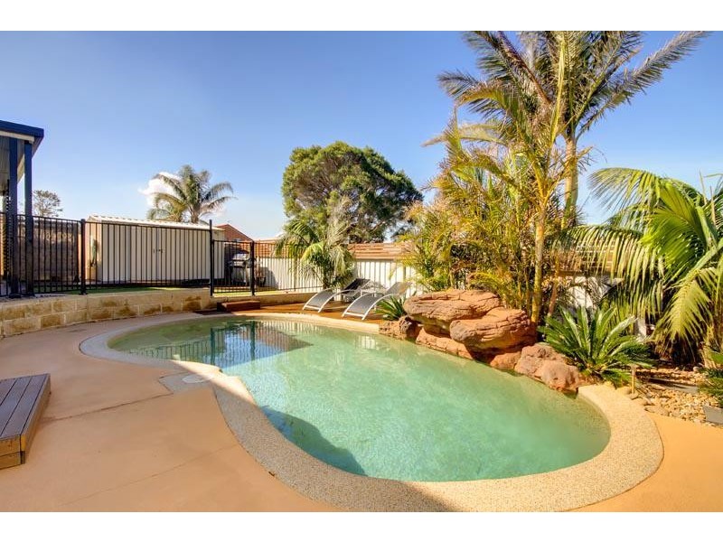 76 Horsley Dr, Horsley NSW 2530