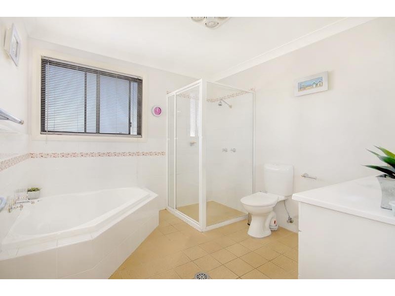 76 Horsley Dr, Horsley NSW 2530